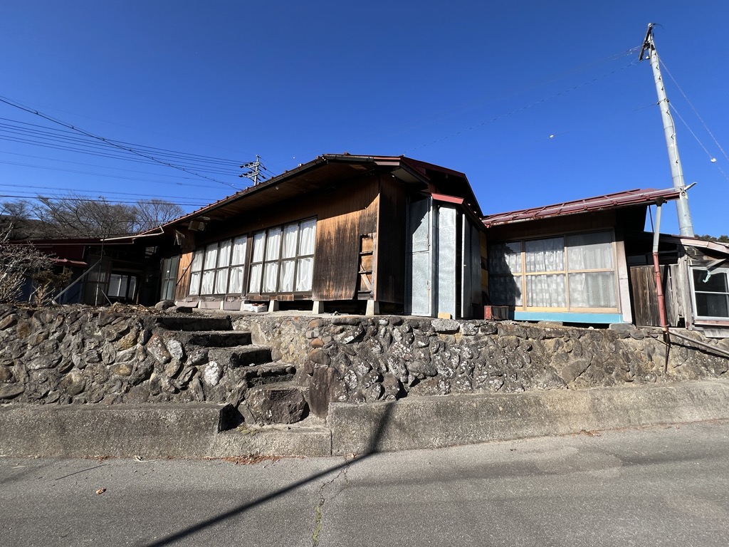 【契約済み】<br/>
(R5-14)南向き日当たり良好！<br/>
畑と蔵付きの平屋古民家