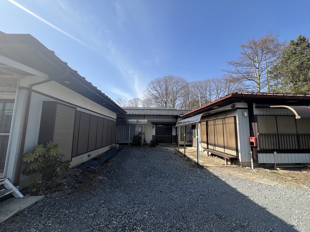 （R7-1）【契約者決定！】<br/>
賃貸物件！平屋戸建て　4DK＋離れ付<br/>
「森のオフィス」まで徒歩3分　<br/>
築57年（家賃55,000円）<br/>
＊入居開始即日可能　