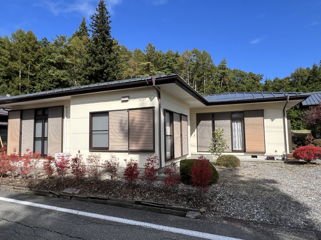 （R6-9）【契約者決定】<br/>
賃貸物件！富士見小学校徒歩10分<br/>
日本庭園のある平屋住宅<br/>
築37年（4DK・家賃80,000円）<br/>
＊入居開始予定　応相談